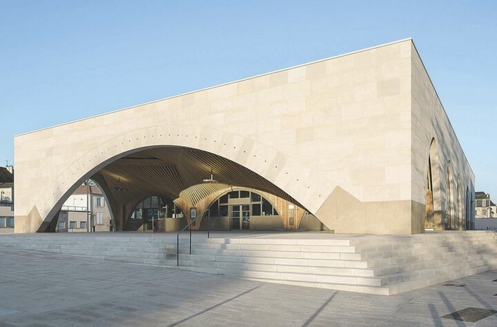 HALLES APRES