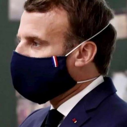 Le Masque de Nicolas Lacroix le même que Macron avec le drapeau tricolore 